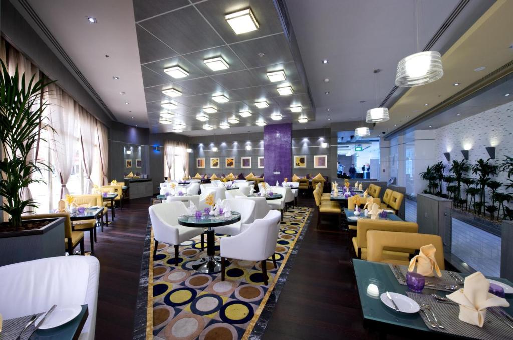 فندق تايم جراند بلازا، مطار دبي